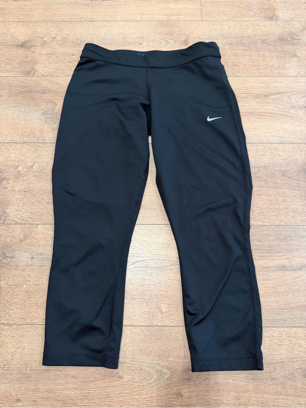 Nike Capri Women’s Athletic Leggings - Black / Medium